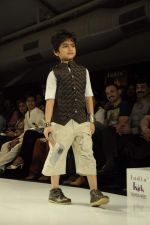 Kids walk the ramp for A Z Couture Show at Kids Fashion Week day 3 on 19th Jan 2012 (21).JPG